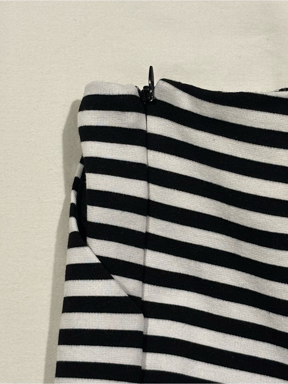 Love Tree Black and White Striped Scallop-Hem High-Waist Shorts - Picture 6 of 7